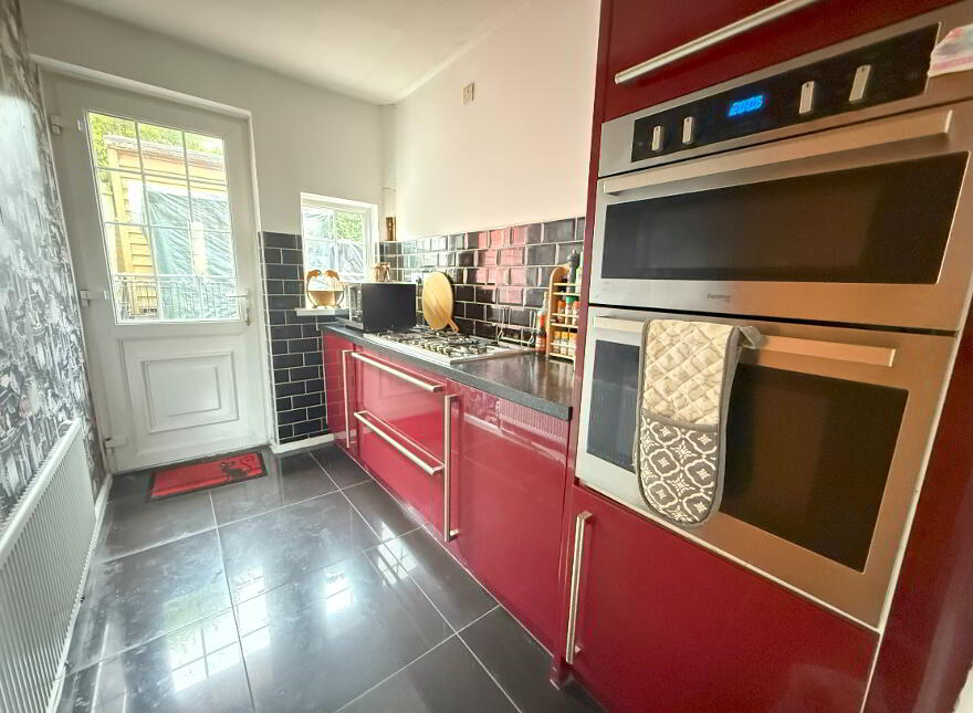 10 Craigmore Road, Lisburn, BT28 1DN