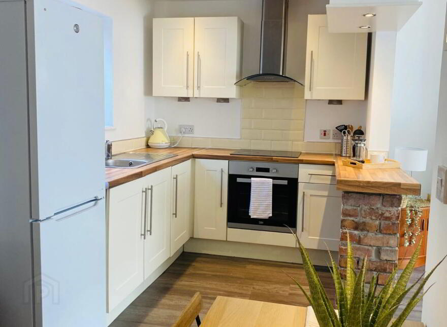 28 Abetta Parade, Belfast, BT5 5EH