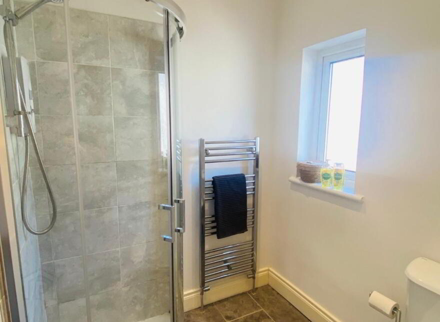 28 Abetta Parade, Belfast, BT5 5EH
