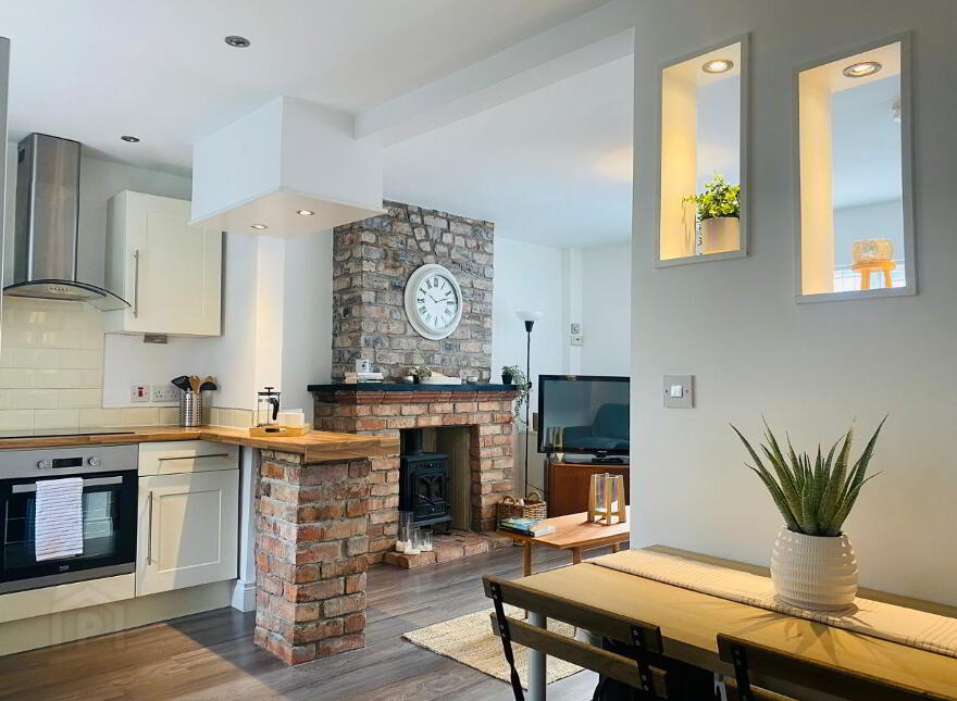 28 Abetta Parade, Belfast, BT5 5EH