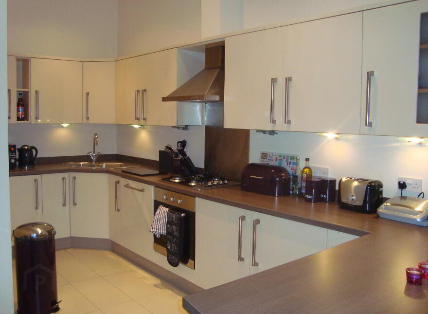 9 Ormiston Villas, 474 Ormiston Crescent, Upper Newtownards Rd, Belfast, BT4 3GZ