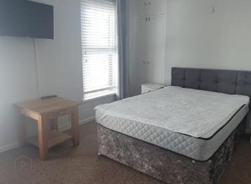 16 Stewarts Terrace, Derry, BT47 2EY