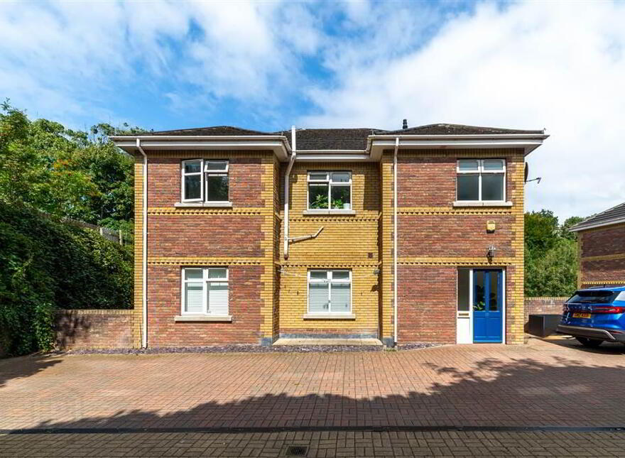 17 Glenburn Manor, Dunmurry, Belfast, BT17 9DX photo