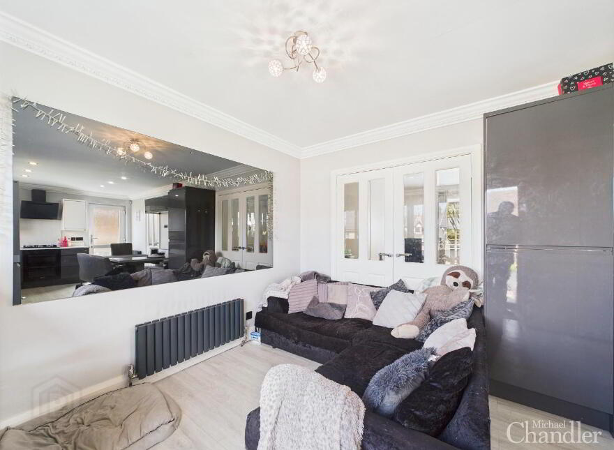 98 Laurelgrove Dale, Belfast, BT8 6ZF