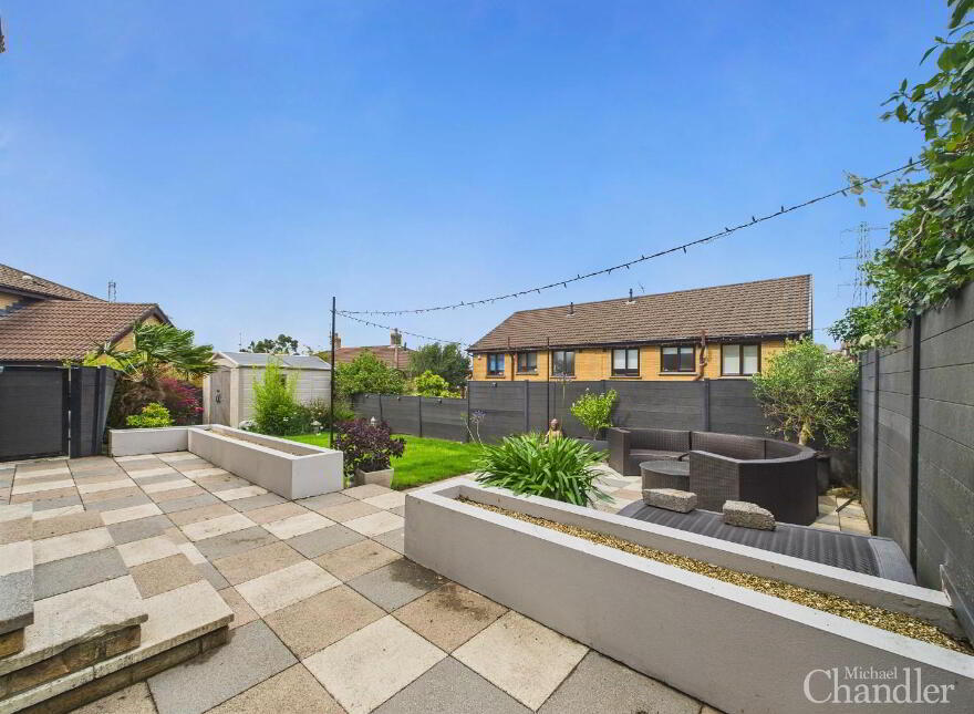 98 Laurelgrove Dale, Belfast, BT8 6ZF