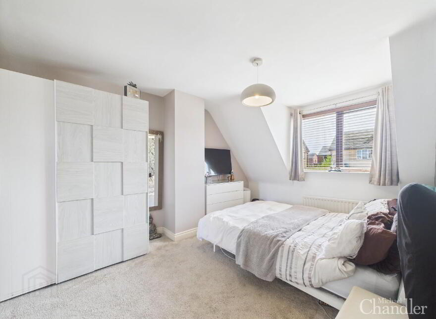 98 Laurelgrove Dale, Belfast, BT8 6ZF