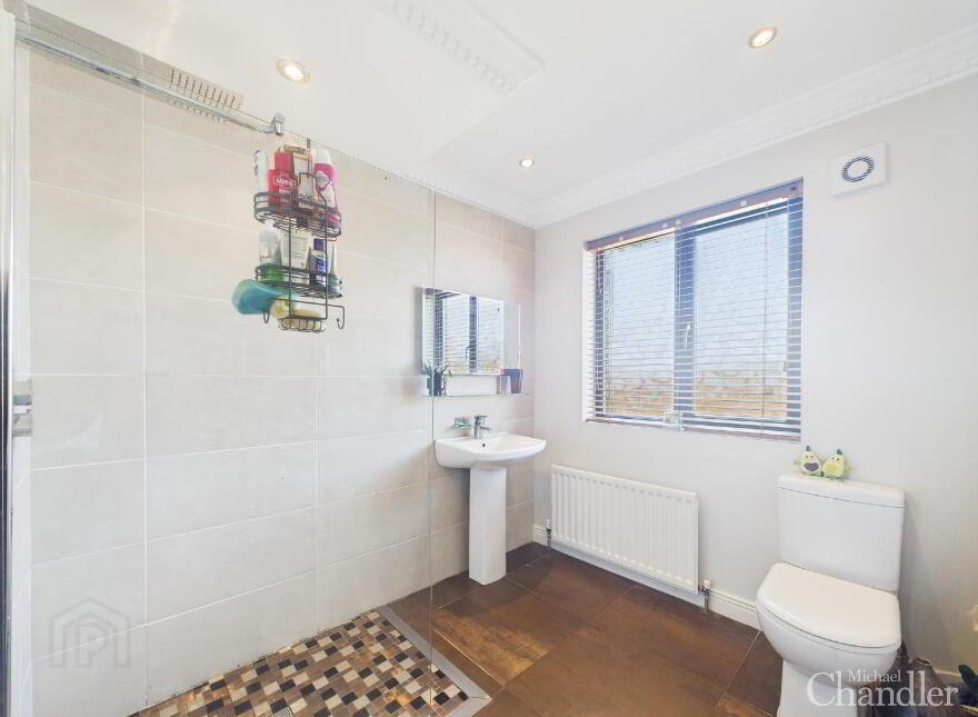 98 Laurelgrove Dale, Belfast, BT8 6ZF