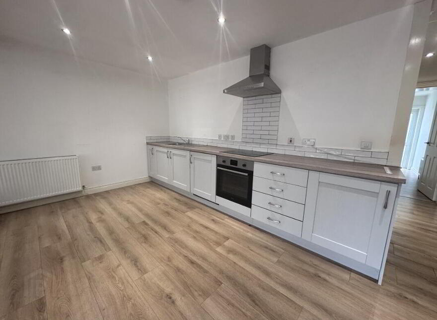 2b Donegall Avenue, Belfast, BT12 6LX