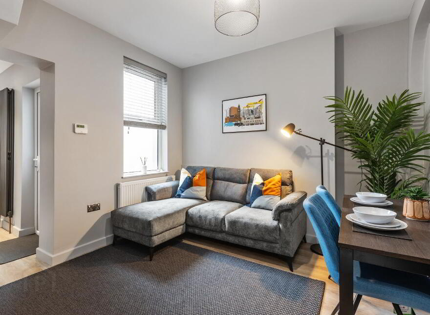 Room 1, 166 Woodstock Road, Belfast, BT6 8AF