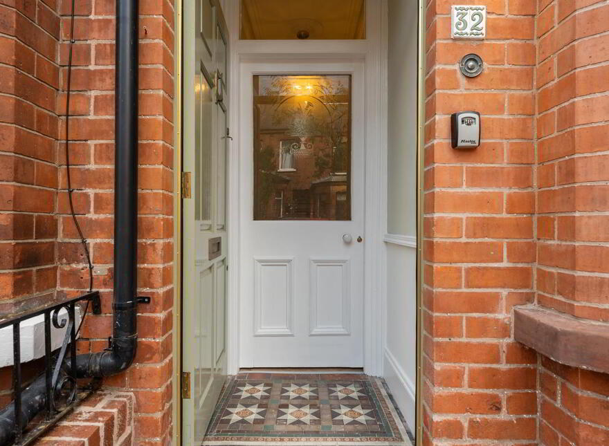 32 Adelaide Avenue, Belfast, BT9 7FY
