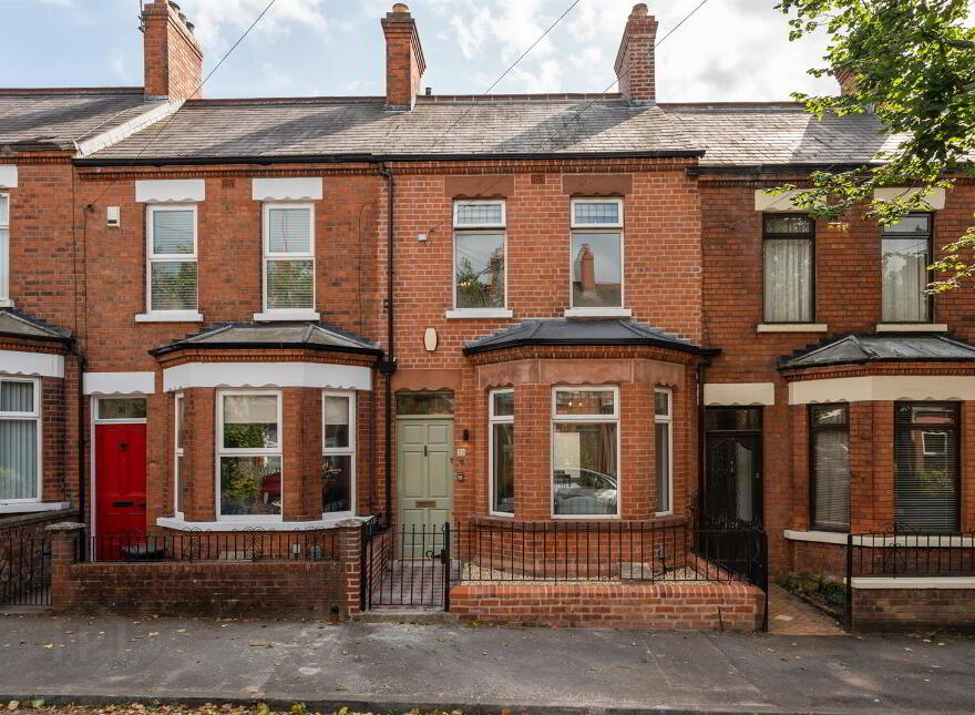 32 Adelaide Avenue, Belfast, BT9 7FY