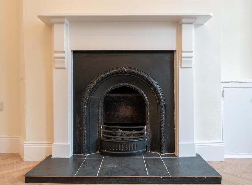 32 Adelaide Avenue, Belfast, BT9 7FY