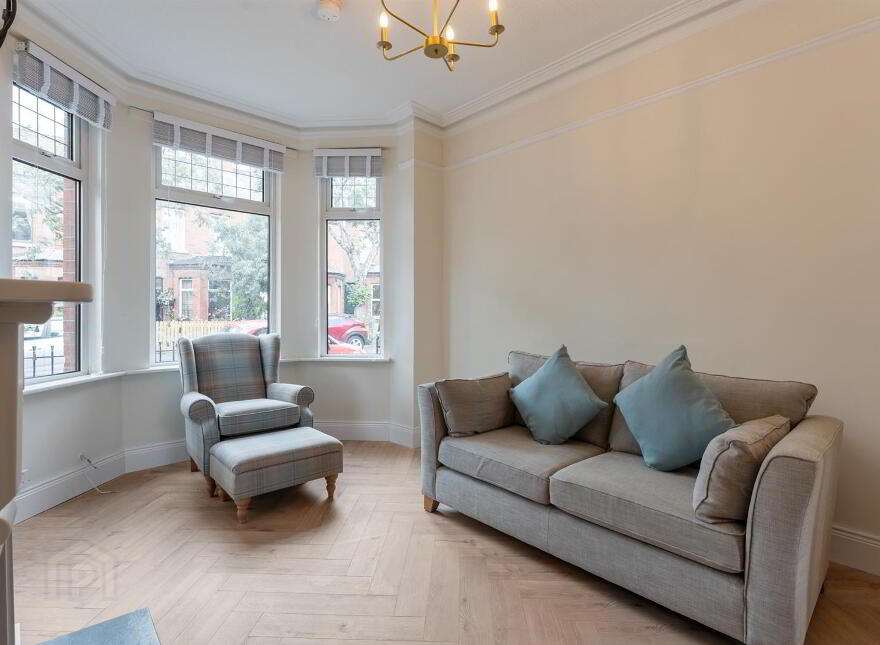 32 Adelaide Avenue, Belfast, BT9 7FY