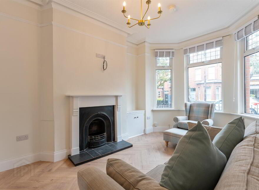 32 Adelaide Avenue, Belfast, BT9 7FY