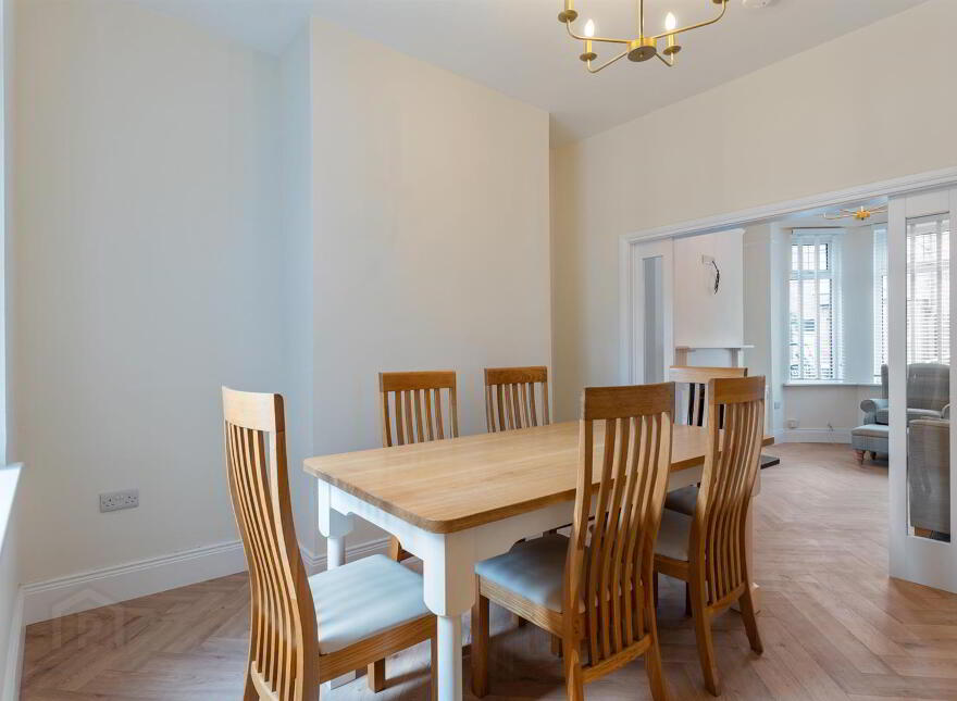 32 Adelaide Avenue, Belfast, BT9 7FY