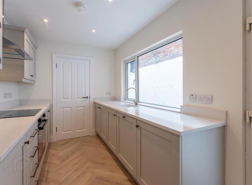 32 Adelaide Avenue, Belfast, BT9 7FY