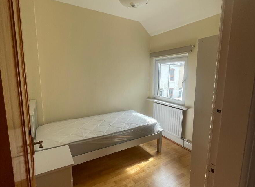 16 Maryville Avenue, Belfast, BT9 7HE