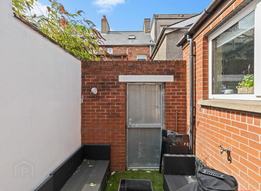 5 Dunraven Avenue, Belfast, BT5 5JR