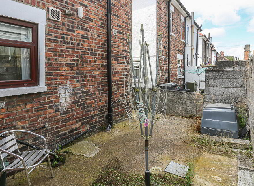 23 Dunraven Crescent, Belfast, BT5 5LE