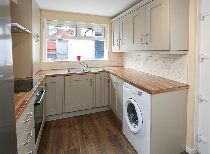 158 Tates Avenue, Belfast, Belfast, BT12 6ND