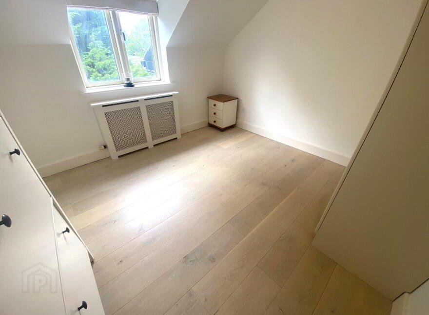 Brownsbarn Wood, Old Naas Road, Kingswood Cross, Dublin, D22