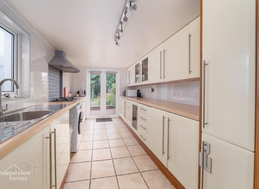 13 Station Road, Larne, BT40 3AA