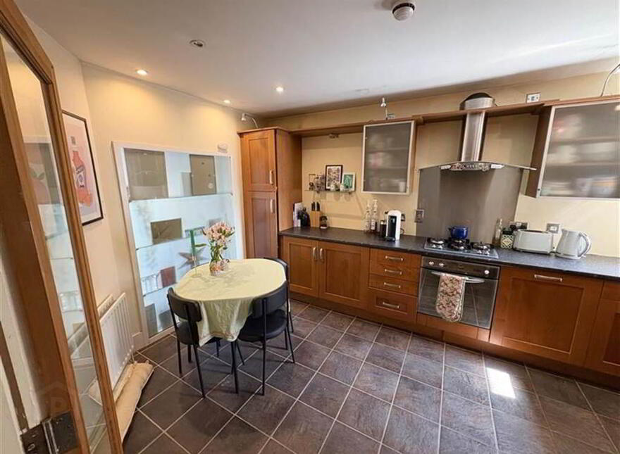Apt 3, 36 Wellington Park, Off Malone Road, Belfast, BT9 6DN