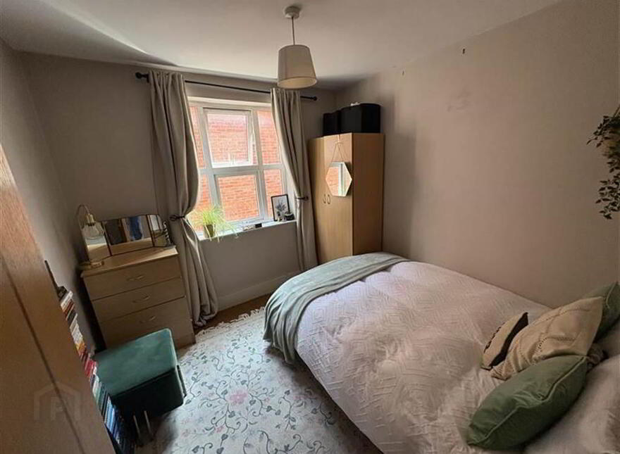 Apt 3, 36 Wellington Park, Off Malone Road, Belfast, BT9 6DN