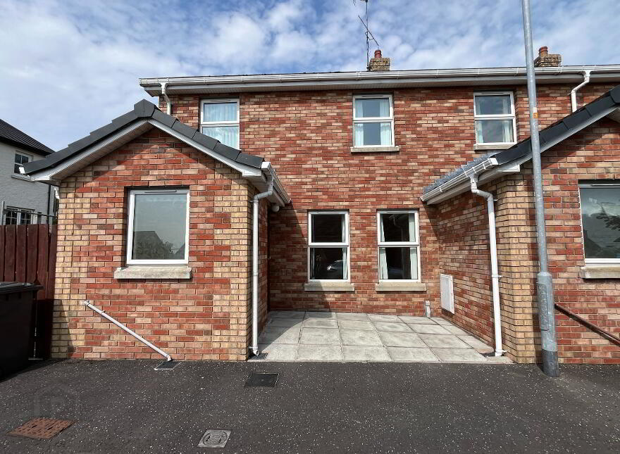 12 Cornmarket Court, Tandragee, BT62 2FD photo