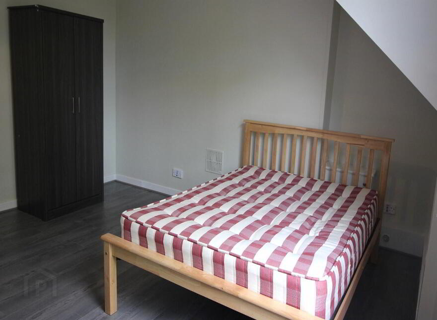6, 34 Stranmillis Road, Belfast, BT9 5AA