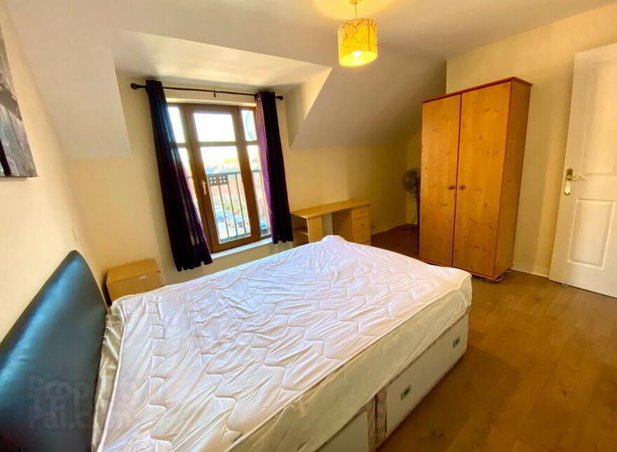 10 The Cloisters, Belfast, BT7 1GD
