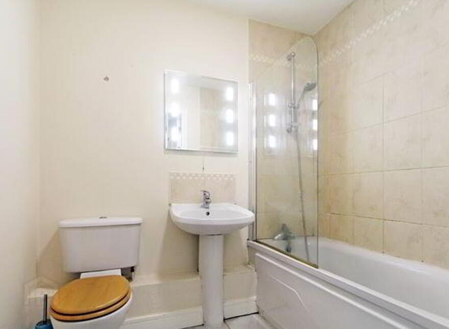 Apartment 8 Sycamore House Eaton Wood Square, Shankill, Dublin, D18A344