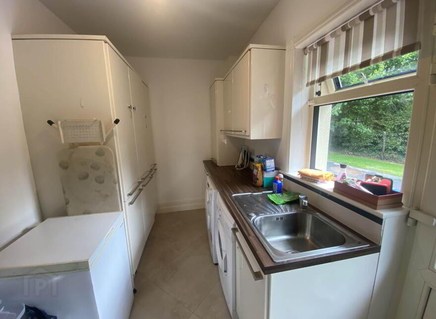 Shower Corner, Ballymakeogh, Newport