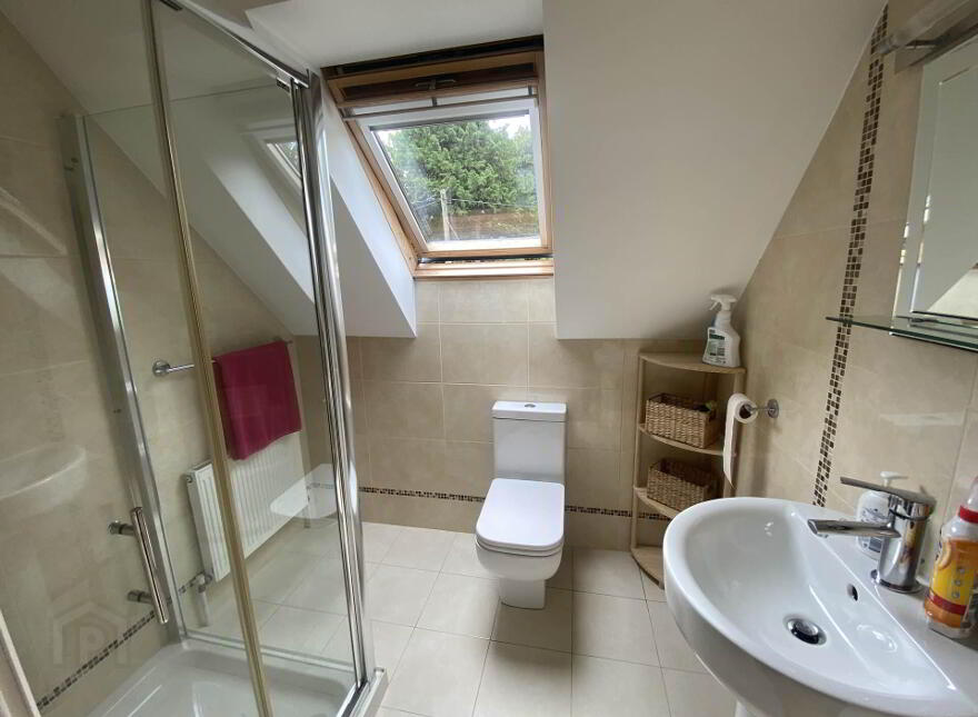Shower Corner, Ballymakeogh, Newport