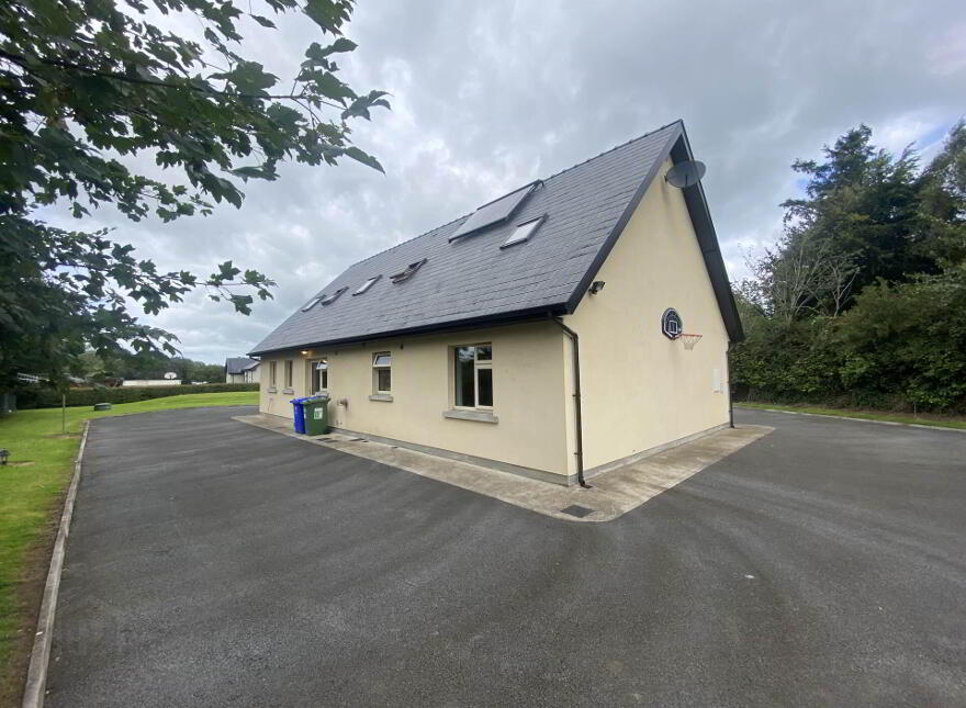 Shower Corner, Ballymakeogh, Newport