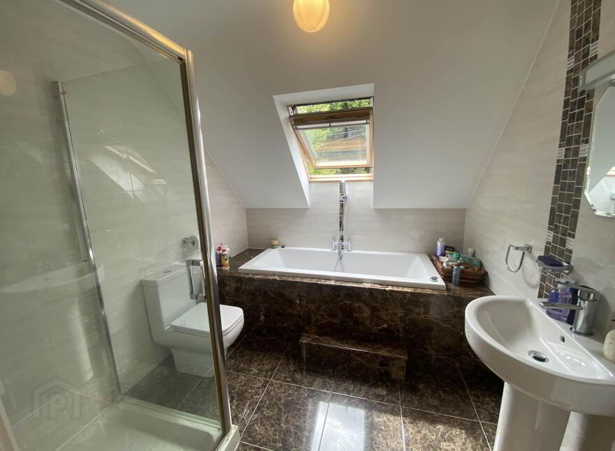 Shower Corner, Ballymakeogh, Newport