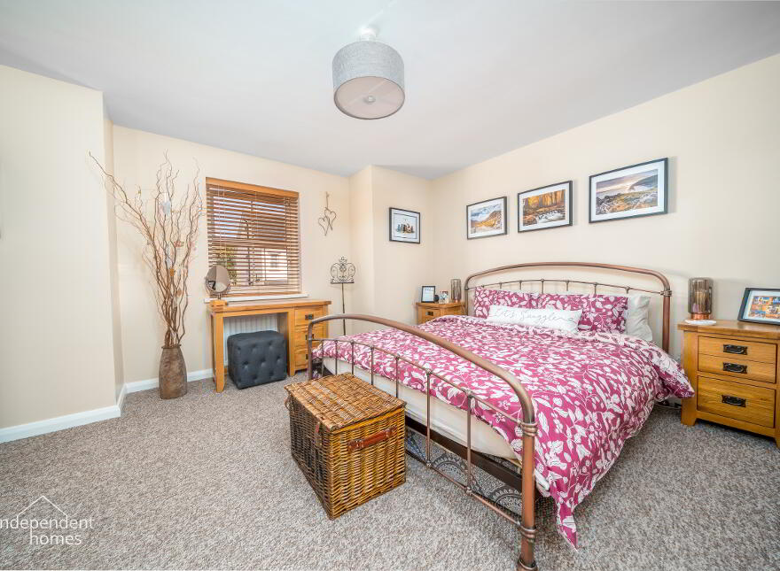 7 Lindara Crescent, Larne, BT40 2FF