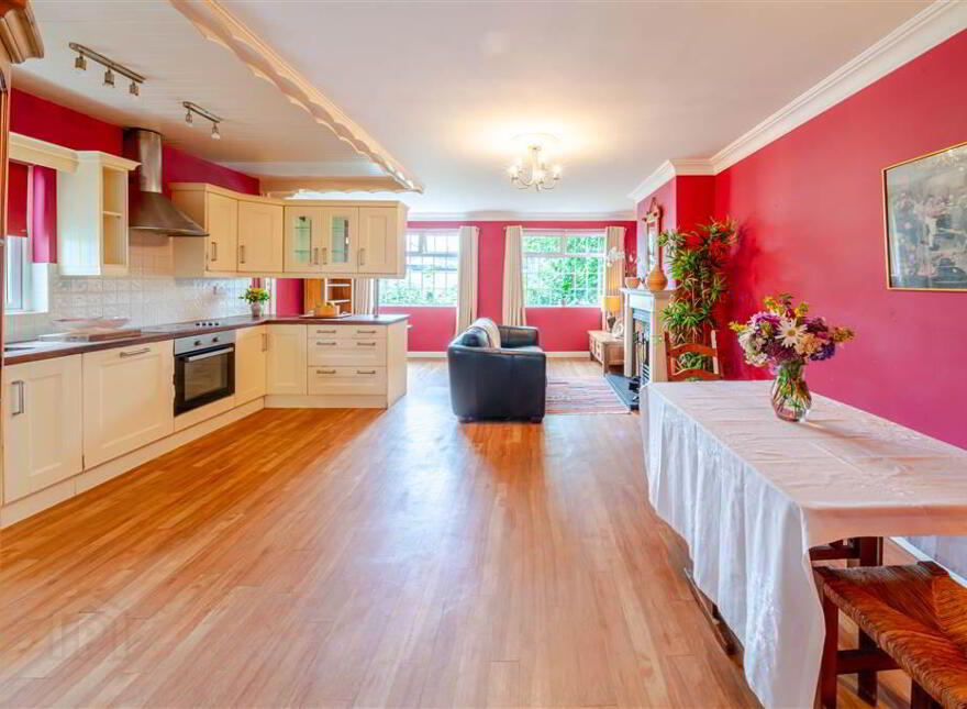 Chapel Street, Newport, F28T6H3
