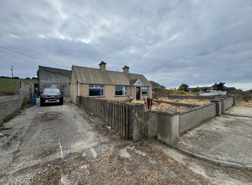 12 Ballynahatten Road, Kilkeel, BT34 4LG