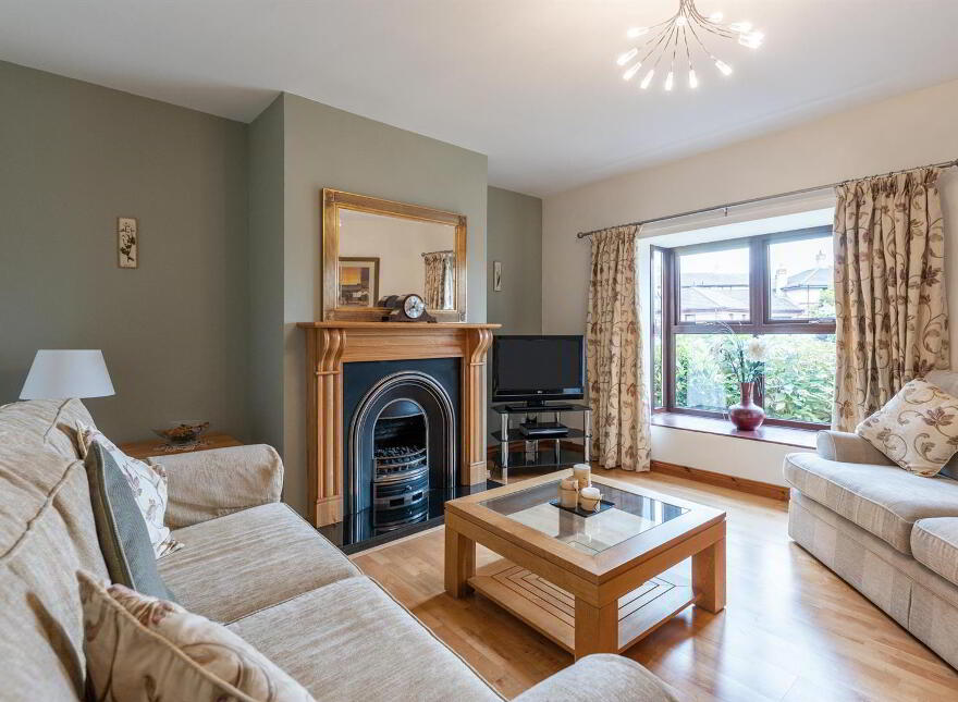 15 Grangewood Park, Dundonald, Belfast, BT16 1GN