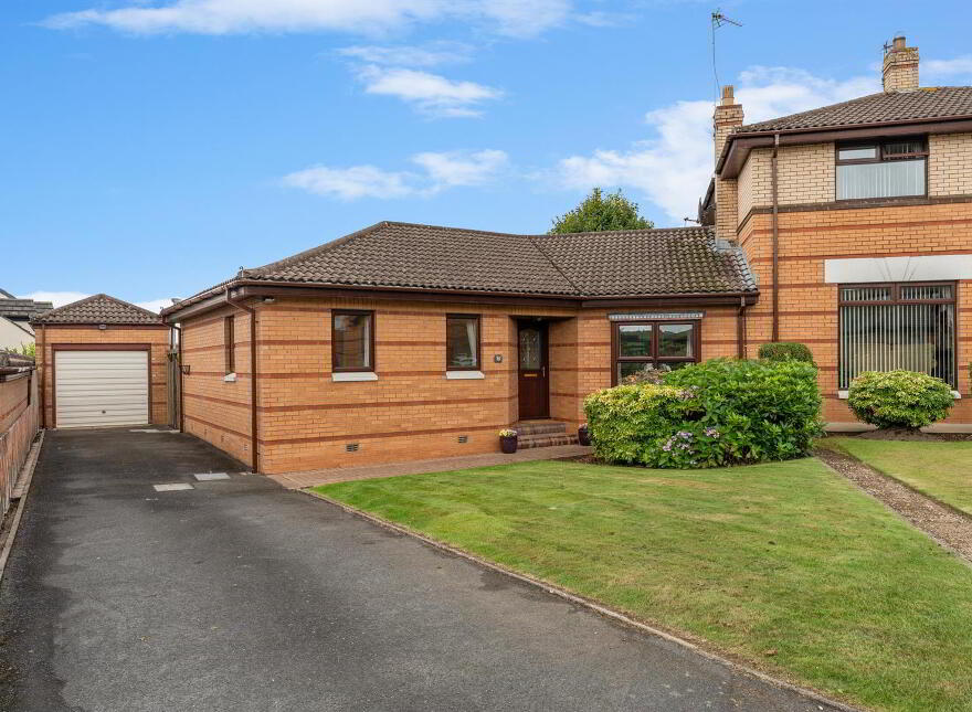 15 Grangewood Park, Dundonald, Belfast, BT16 1GN