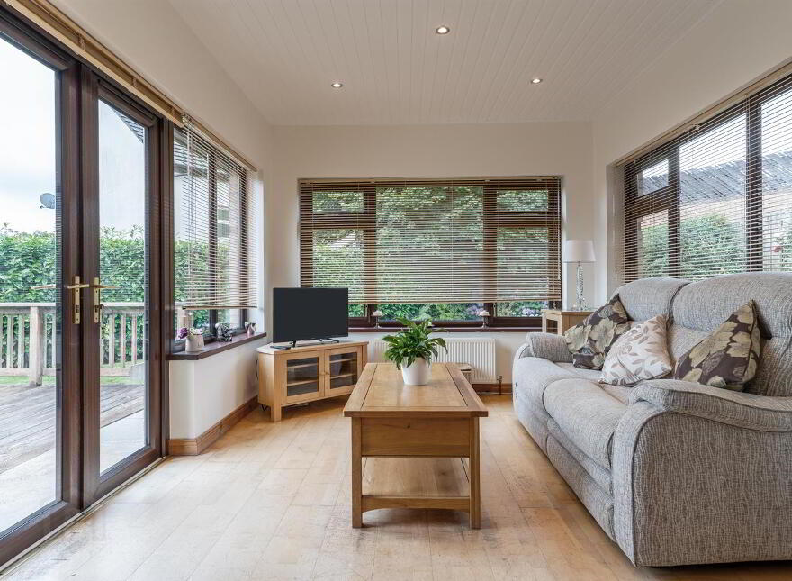 15 Grangewood Park, Dundonald, Belfast, BT16 1GN