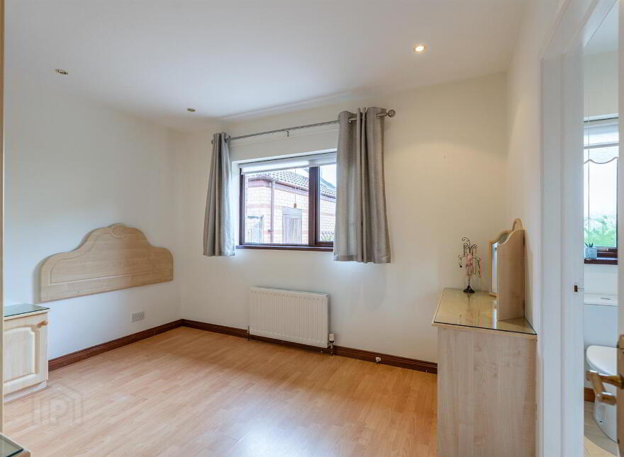 15 Grangewood Park, Dundonald, Belfast, BT16 1GN