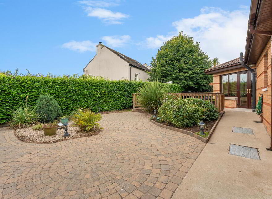 15 Grangewood Park, Dundonald, Belfast, BT16 1GN