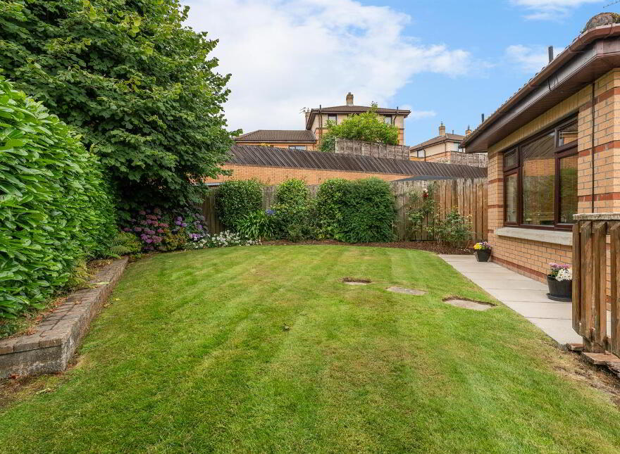 15 Grangewood Park, Dundonald, Belfast, BT16 1GN