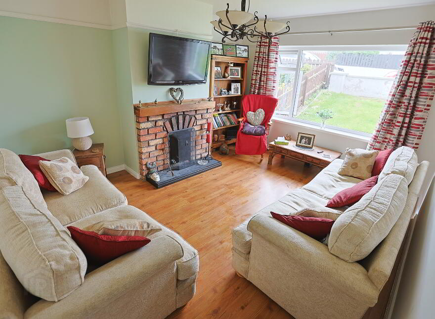 13 Craigs Road, Ballynahinch, BT24 8PQ