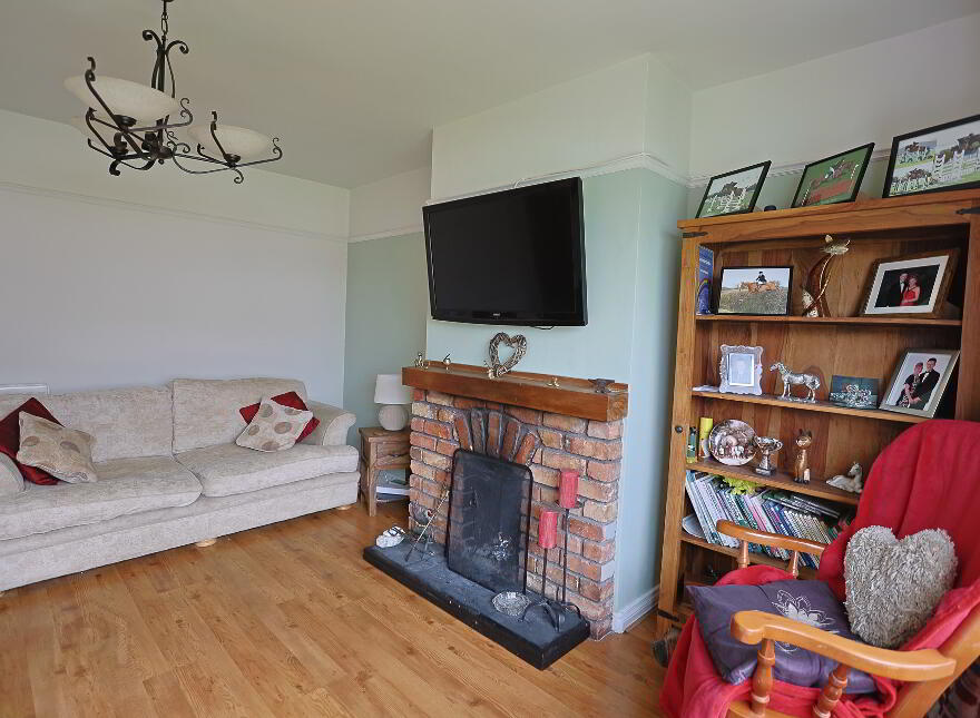 13 Craigs Road, Ballynahinch, BT24 8PQ