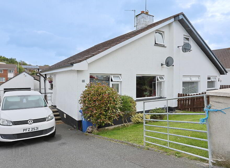 13 Craigs Road, Ballynahinch, BT24 8PQ