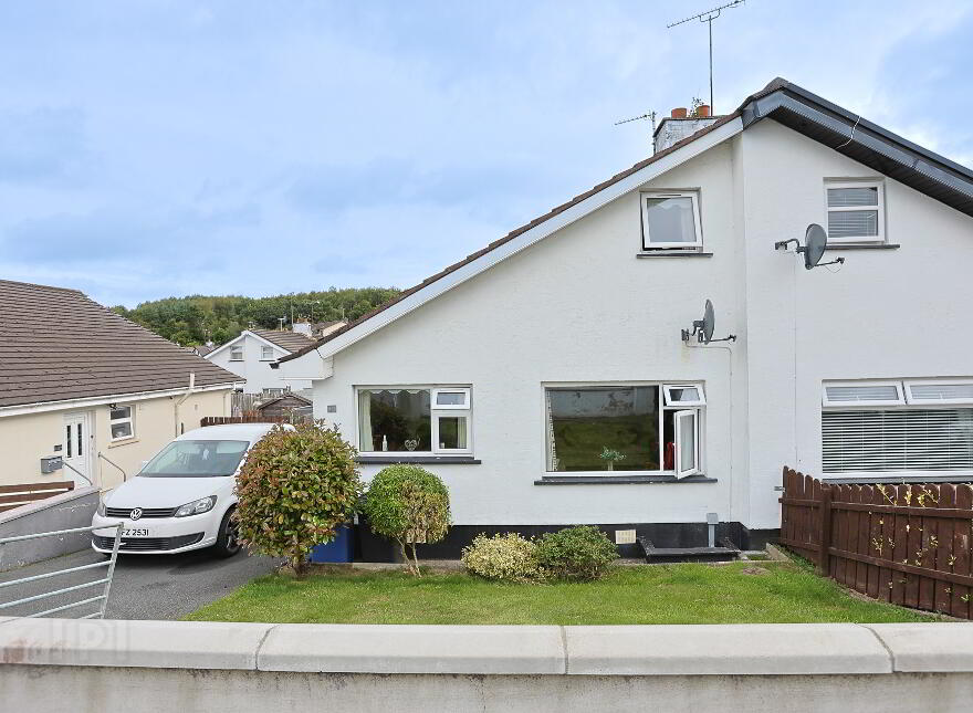 13 Craigs Road, Ballynahinch, BT24 8PQ photo