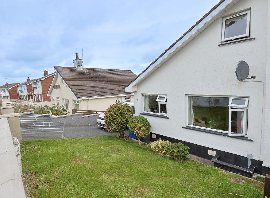 13 Craigs Road, Ballynahinch, BT24 8PQ